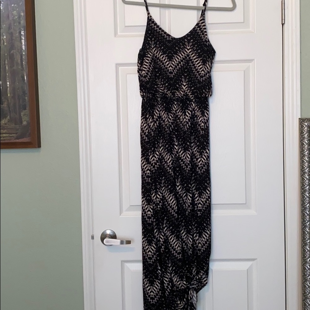 Long black dress with beige design